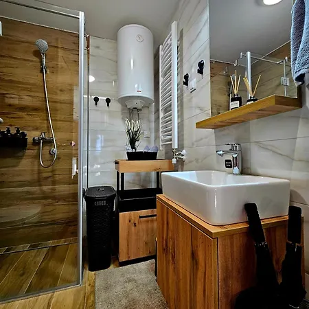 アパート Borovi Deluxe *